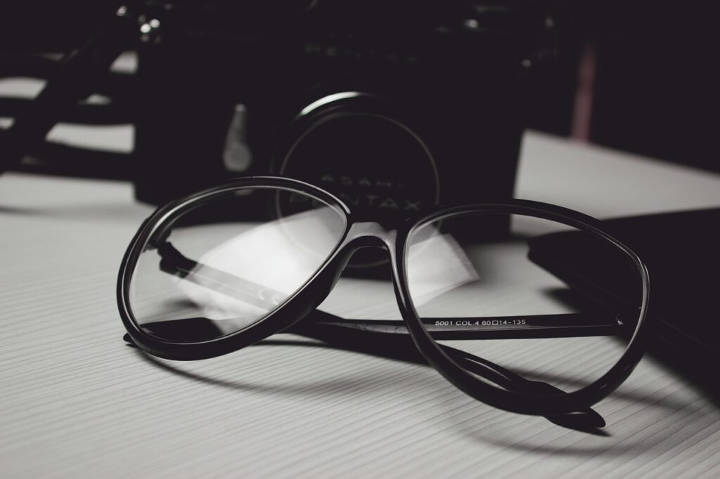 Advantages of Using FSA or HSA to Buy Eyeglasses Online