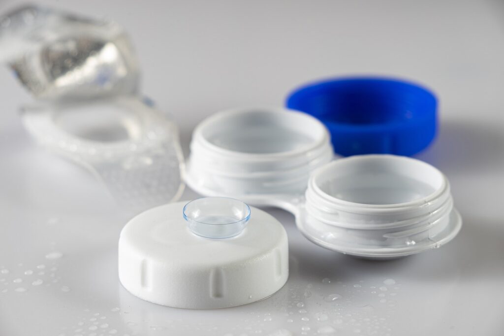 Alternatives to Swimming with Contact Lenses